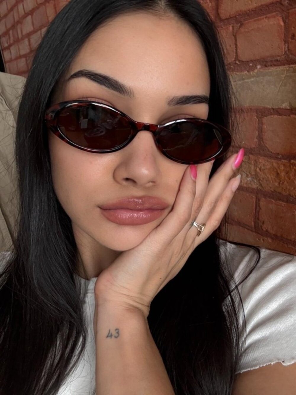 Small Oval Sunglasses Brown Tortoise Slim 90s Model Off Duty Hailey Bieber Style